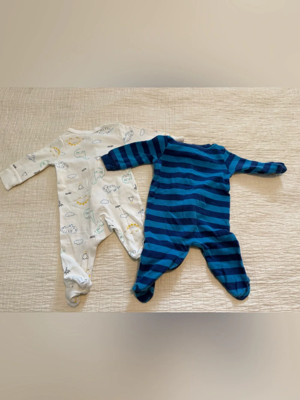 Large lot of 3 month baby clothes 11 pieces bodysuits footed pajamas T-shirts